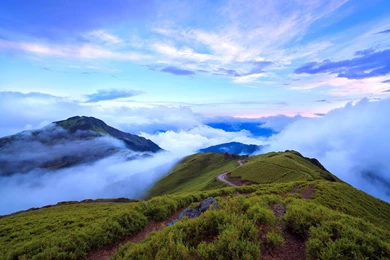 Nice Mountain Top Clouds Foggy Wallpapers
