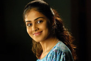 Genelia D Souza Wallpapers   (1024x768) : Indya101.com