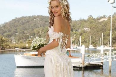 Isabel Lucas Wallpapers   Female Celebrity   Crazy Frankenstein