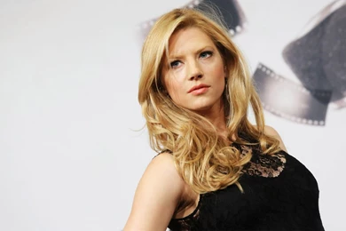 Katheryn Winnick HD Wallpapers