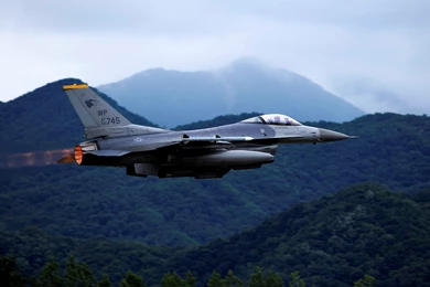 4K F 16 Fighting Falcon Wallpapers