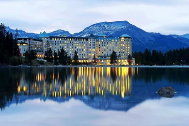 Fairmont Chateau On Lake Louise Near Banff Wallpapers ...