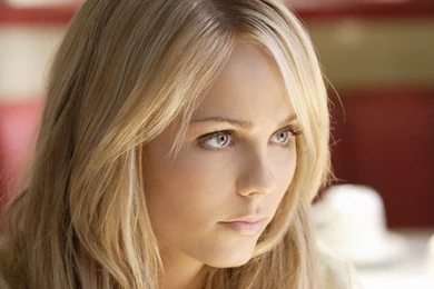 Laura Vandervoort HD Wallpapers For Desktop Download