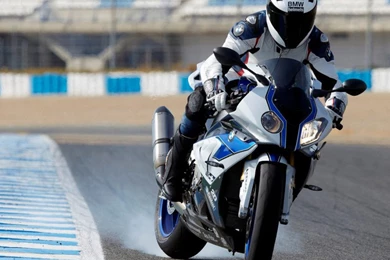 Wallpapers Photos Of The 2013 BMW S1000RR HP4 In High res : TheTHROTTLE