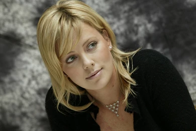 Charlize Theron Hot Cute Images   Free Hd Wallpapers
