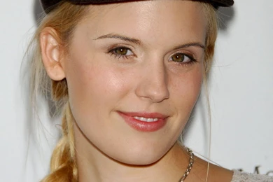 Maggie Grace   Gallery Photo Colection