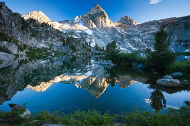 1600x900 Mountain Lake Scenery Wallpapers