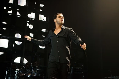 Drake On Stage • Rap Wallpapers