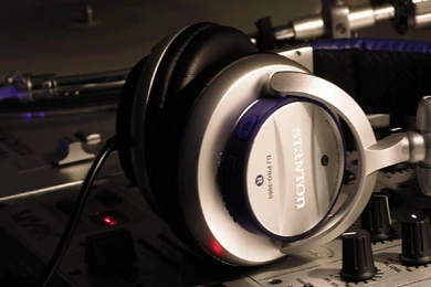 Stanton DJ PRO 3000 Headphones Wallpapers Wallpapers
