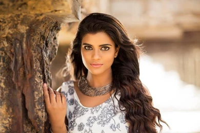 Aishwarya Rajesh Rare Unseen Photos Stills Wallpapers Download ...