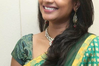 Anusri New Green Saree Spicy Looks Stills,high Quality Bollywood ...