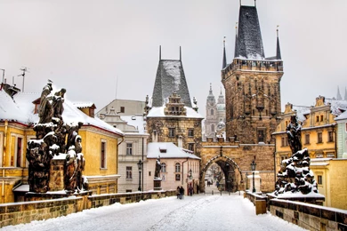 Winter In The Old City Wallpapers And Images   Wallpapers ...