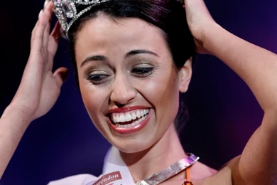 Daune's Blog: Ariana Like Fi Wings Tattoo Lower Back Ariana Grande ...