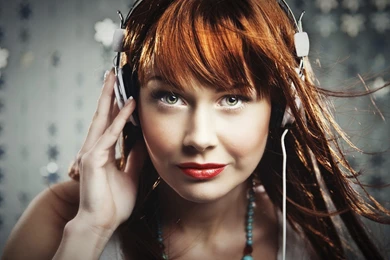 Hot Redhead DJ Hintergrundbilder