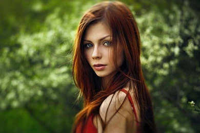 BEAUTIFUL GIRL WALLPAPER   (