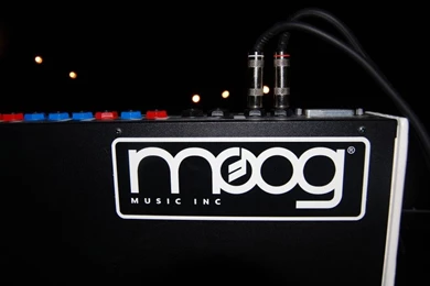 Create Postcard Wallpaper:Moog Voyager Whitewash