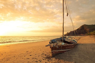 Old Sailboat On A Beautiful Beach At Sunset HD Desktop Wallpapers ...