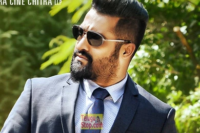 Nannaku Prematho New Poster jr Ntr Latest Photos Rakul Preet Singh ...