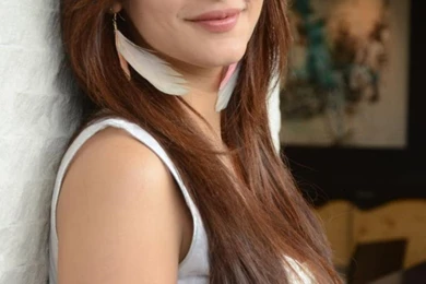 Shruti Hassan Cute HD Wallpapers (2014)