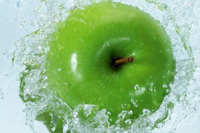 Green Apple In Water Wallpaper, Green Backgrounds, Pictures And Images