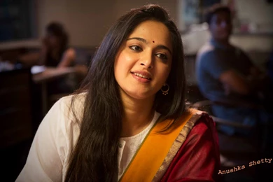 Anushka Shetty South Indian Actress Traditional Dress Wide ...