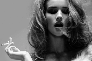 Download Women Smoking Wallpapers 1280x1024