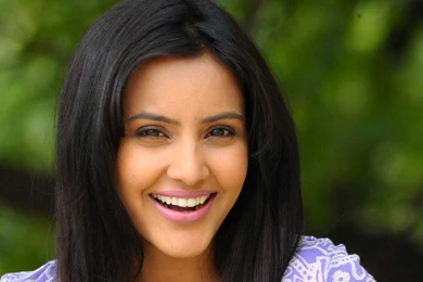 Priya Anand Wallpapers   (1024x768) : Indya101.com