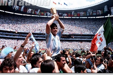 Soccer Girls Love Diego Maradona Football Player Wallpapers For ...