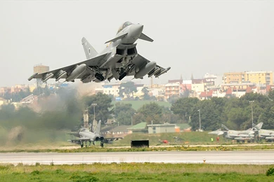 Aircraft Military Eurofighter Typhoon Takeoff Fighter Jets ...