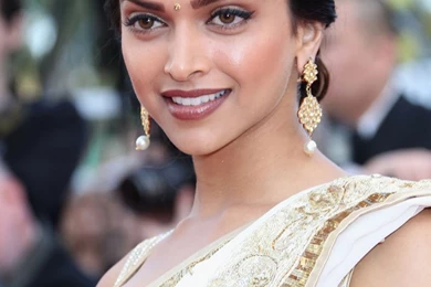 Deepika Is Really A Deep In Bollywood Industry: Amitabh Bachchan ...