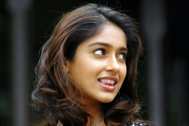 Sexy Tollywood Kollywood Bollywood Actress Ileana Hot Wallpapers ...