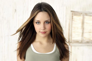 Amanda bynes sexy wallpapers 1024x720.jpg