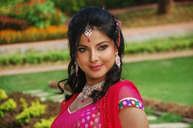 Smrity Sinha HD Wallpaper: Latest Smrity Sinha Hot Photos, Images ...
