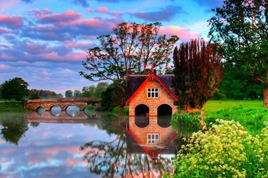 House Near The Lake   (