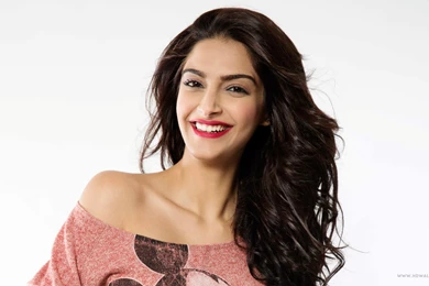 Sonam Kapoor Cool Wallpapers