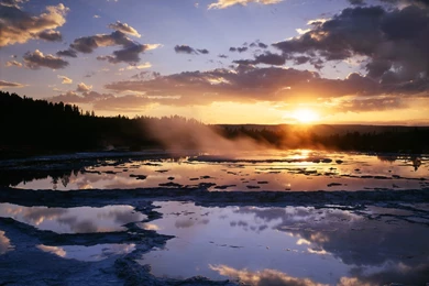 Yellowstone Geyser Basin   Wallpaper.