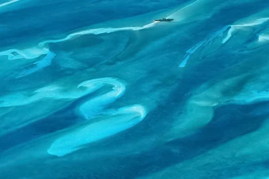 768x1366 Bahamas Aerial Surface Rt Wallpapers