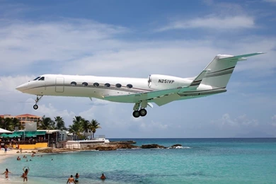 The Gulfstream G450 At Low Level Flight Aircraft Wallpapers