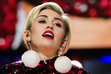 Miley Cyrus 84 Wallpapers