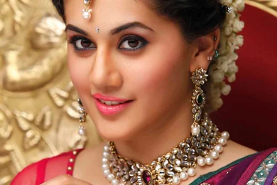 Taapsee Pannu Telugu Actress Beautiful Red Saree Hd Pics