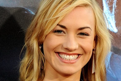 Yvonne Strahovski Wallpapers