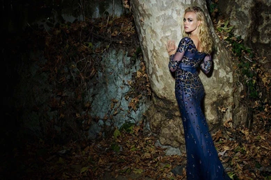 Sexy Yvonne Strahovski Wallpapers 3527 1920x1200   UMad.com