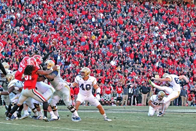 New Desktop Wallpaper: "The Kick" : Gatech