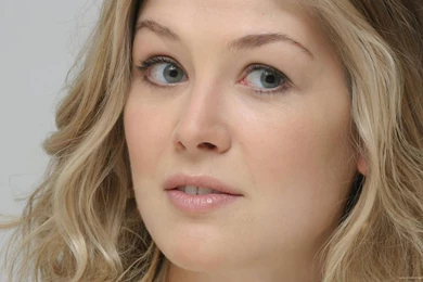 Rosamund Pike Wallpapers