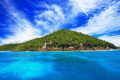 Desert Island In Sea Desktop Wallpapers