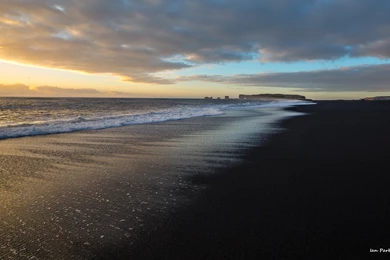 Evanescent Light : Iceland   Sea