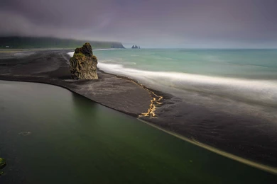 Iceland's Black Sand : Pics