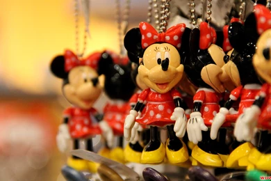 World Of Disney: Minnie Mouse Keychains.