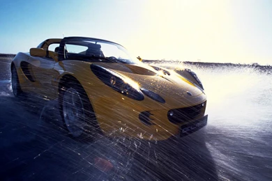 LOTUS ELISE IN WATER WALLPAPER   (