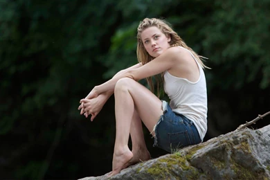 Amber Heard HD Wallpapers With Bio (15 Hot Photos)